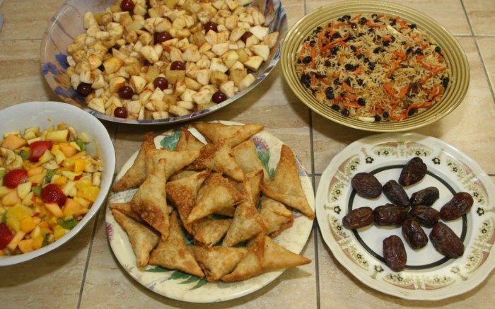 Ramadan fast iftar traditional islamic foods breaking during break recipes meal rice special dates afghan fruit chat masslive abound public